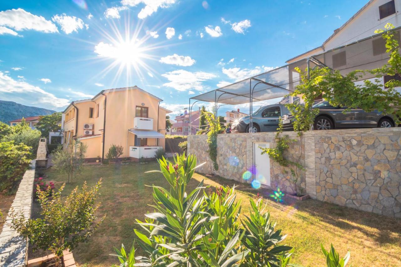 Apartments Dujmovic With Terrace Baška Zewnętrze zdjęcie