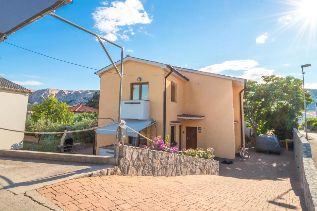 Apartments Dujmovic With Terrace Baška Zewnętrze zdjęcie