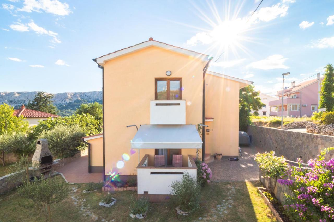 Apartments Dujmovic With Terrace Baška Zewnętrze zdjęcie