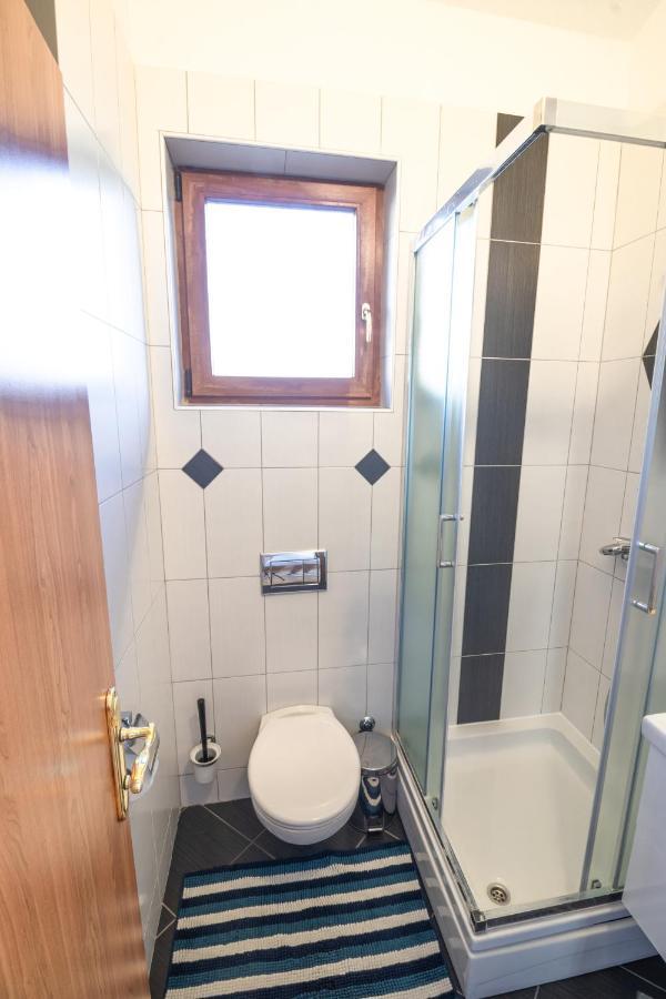 Apartments Dujmovic With Terrace Baška Zewnętrze zdjęcie