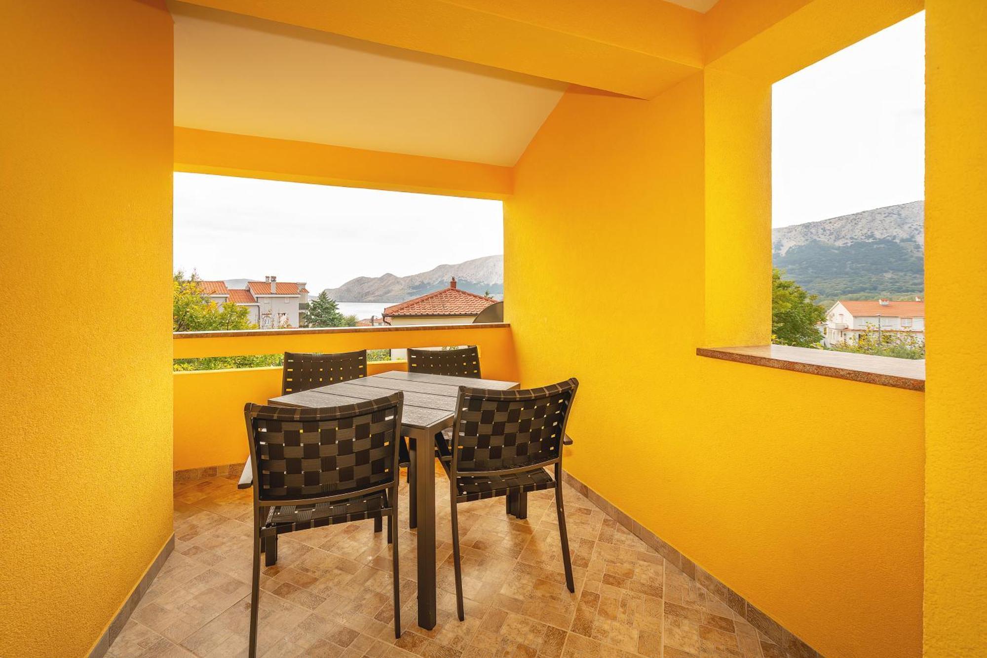 Apartments Dujmovic With Terrace Baška Zewnętrze zdjęcie