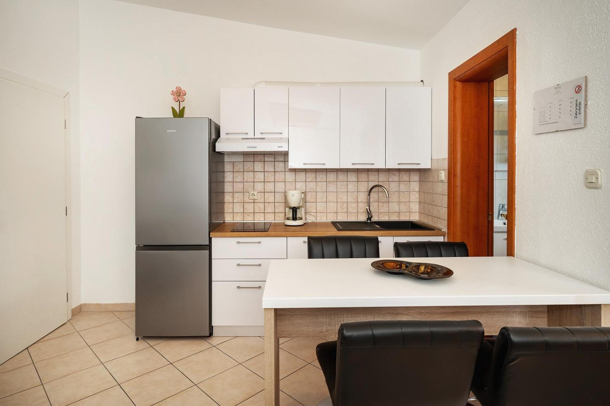 Apartments Dujmovic With Terrace Baška Zewnętrze zdjęcie